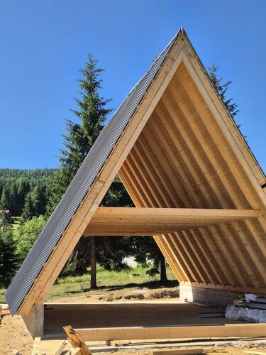 Pregătire teren și fundație pentru casa A-Frame